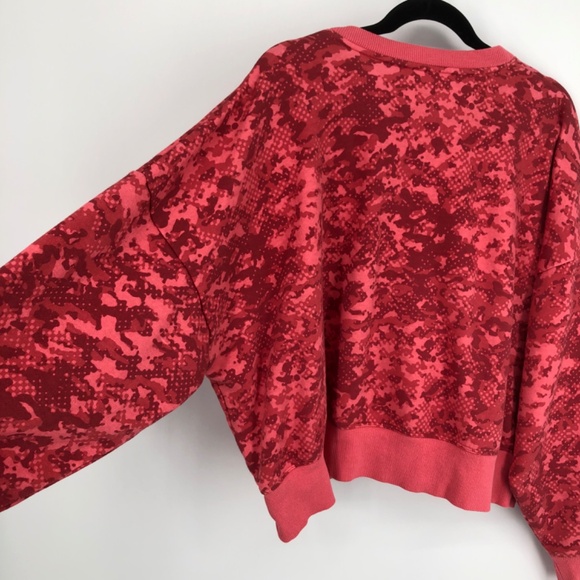 Under Armour‎ Womens Sweatshirt L Pink Camo Artsy  Loose Oversized Pullover Boxy - Picture 8 of 12